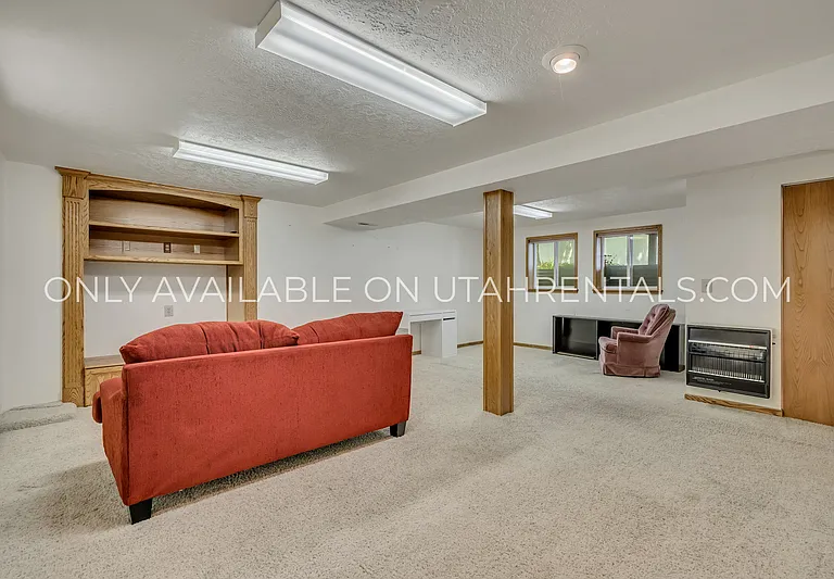 485 E 1150 N #4 — Photo 11