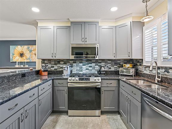 5th image of 1106 Berkshire Pl