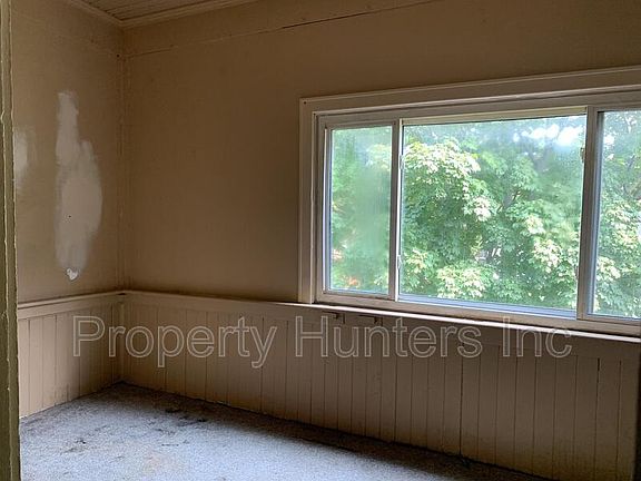 3rd image of 1551 York St Unit 1