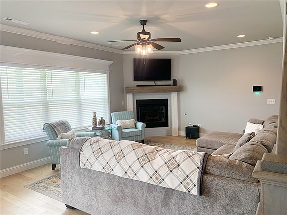 3rd image of 606 N Drewrys Bluff Dr