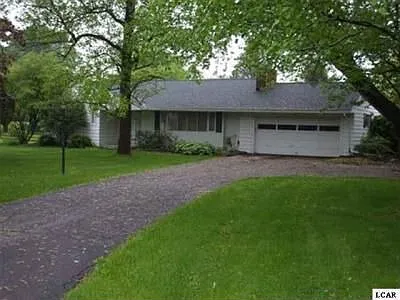 560 E Oregon Rd photo 1