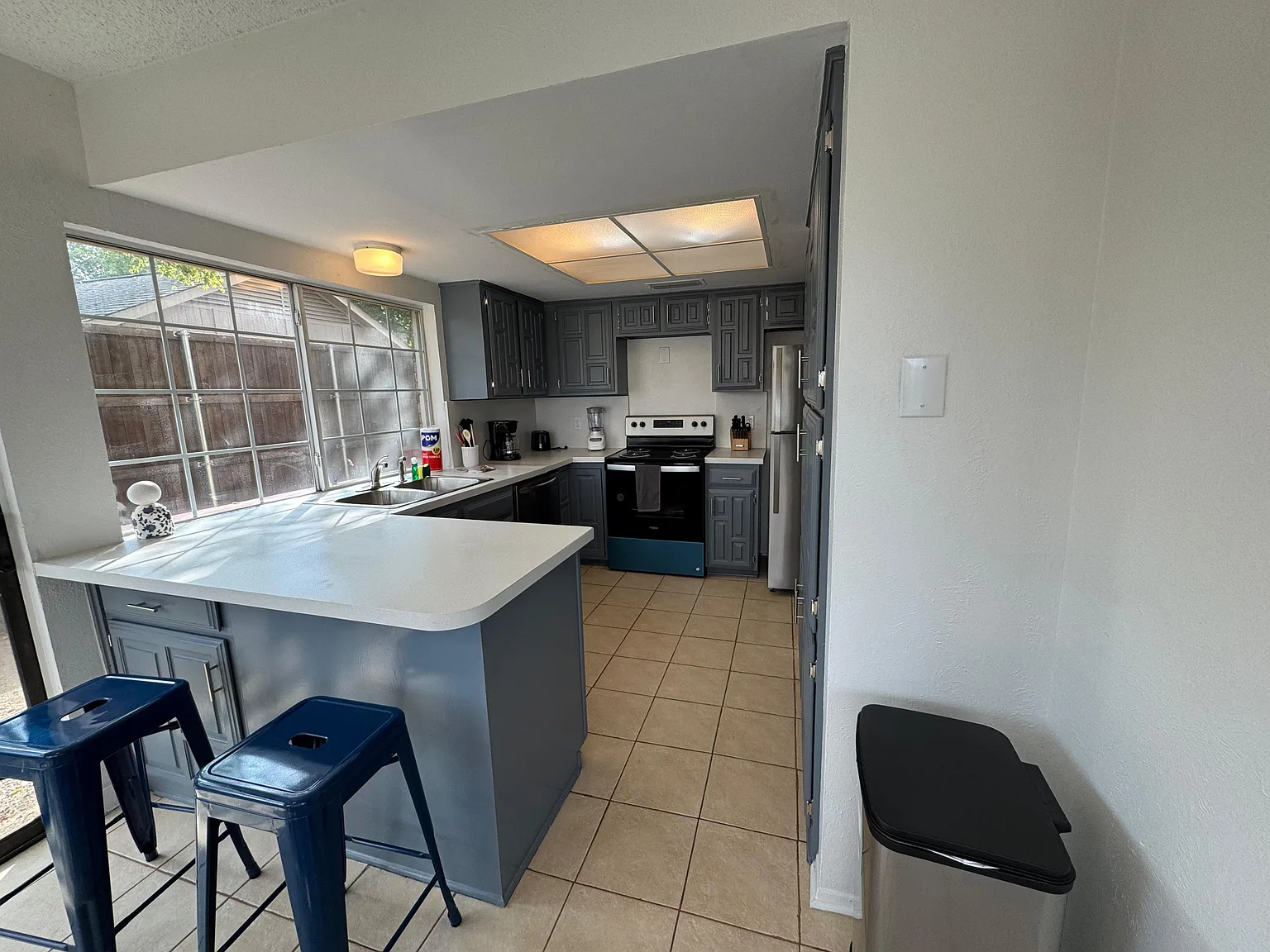4 bed, 2046 sqft, $5,000 — Photo 4