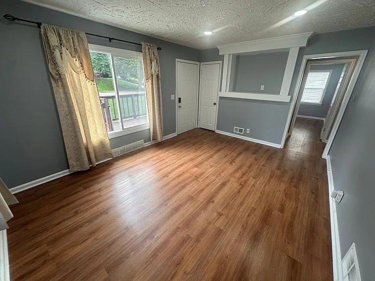 2130 S 47th St — Photo 5