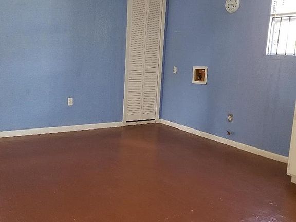 4th image of 3313 La Plaza Dr