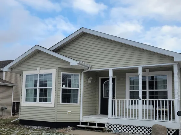 9794 Crystal Cir, Zeeland, MI 49464