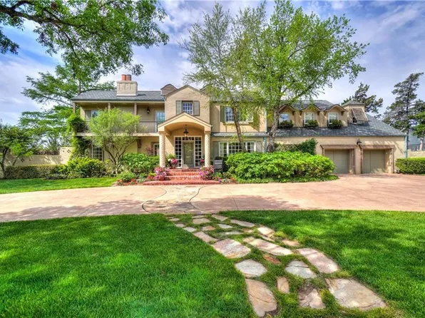 1500 Drury Ln, Nichols Hills, OK 73116