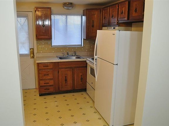 3rd image of 242 Waterman Ave Unit B-14
