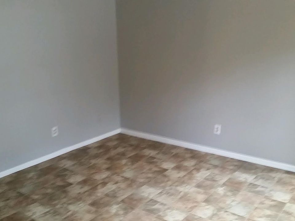 2nd image of 137 Holston Ct APT 3