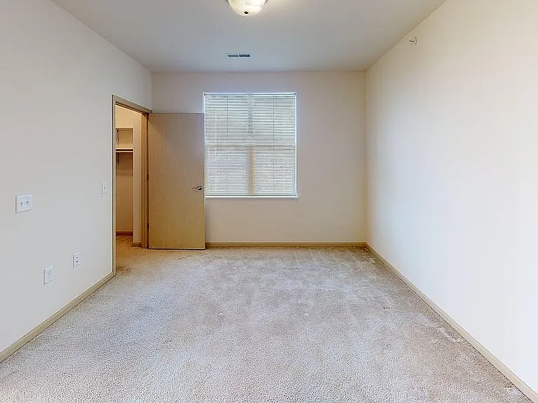 2-Bedroom2-Bathroom-Den-Unit-152-302-Bedroom