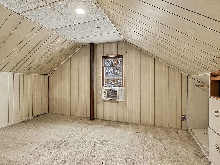 530 Liberty St — Photo 14