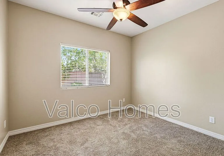 2717 E Ficus Way — Photo 23