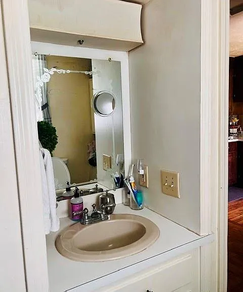 47 Sherman Ave — Photo 6