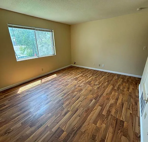 4609 Bancroft Ave #5 — Photo 3