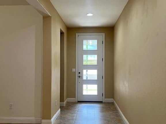 2nd image of 2348 Lansdowne Way