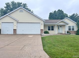 1 Calumet Meadows Ct, Saint Peters, MO 63376