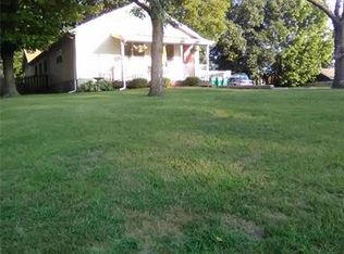 696 N Jefferson St, Florissant, MO
