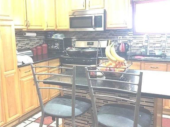 5th image of 110-49 207th St