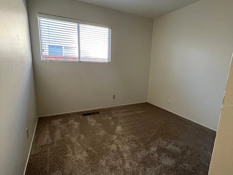 117 Mount Etna Dr — Photo 16