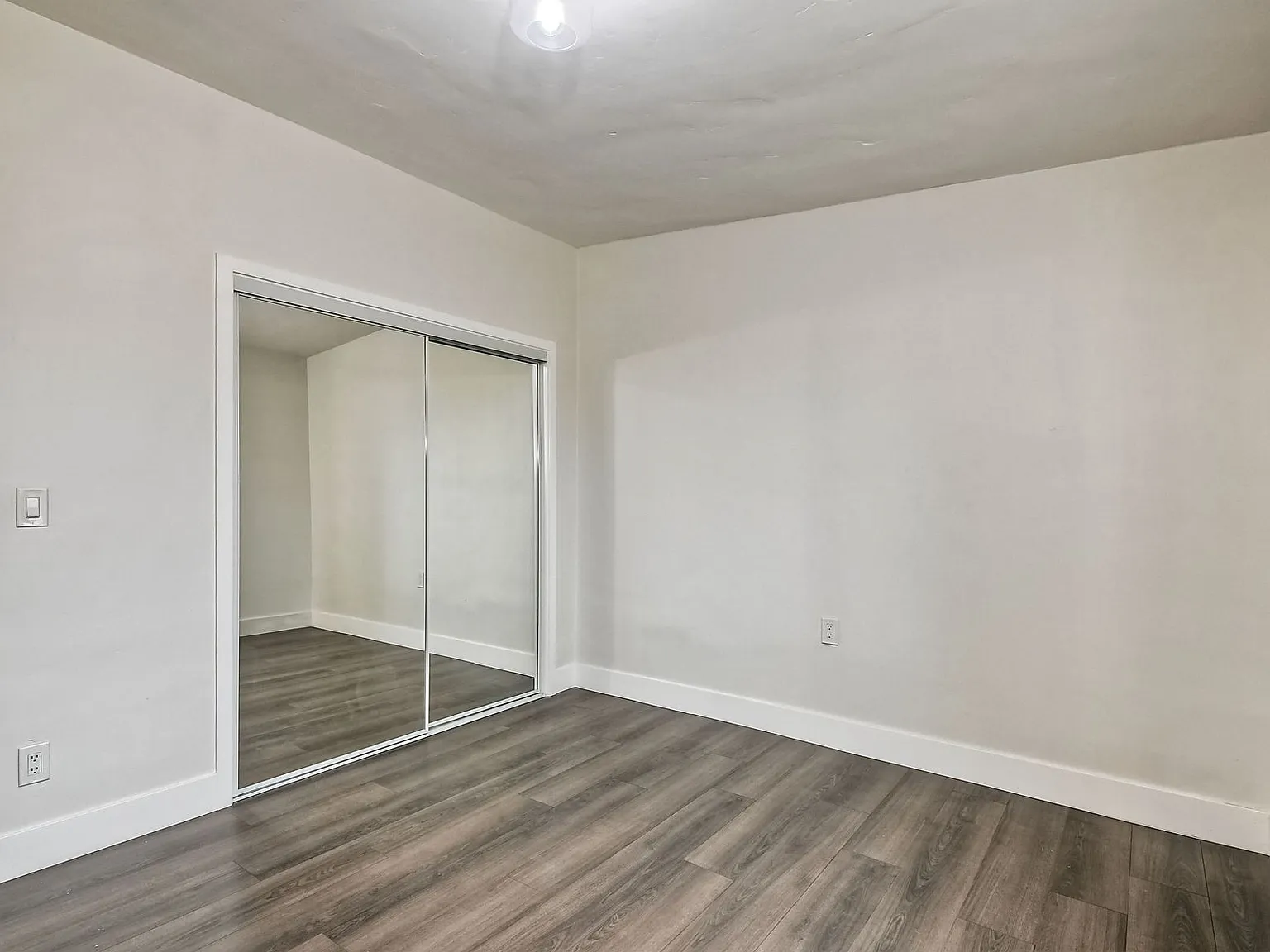 2 bed, 698 sqft, $2,610 — Photo 4