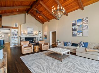 1221 Mariner Dr, Hartland, WI 53029