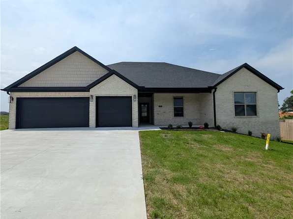 7945 Teton Trail Ave, Springdale, AR 72762