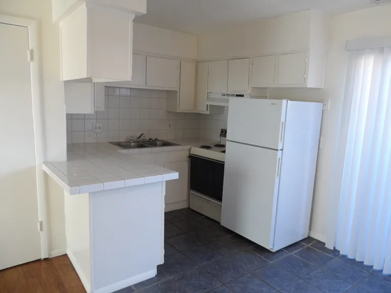 2504 N Hudson Ave — Photo 10