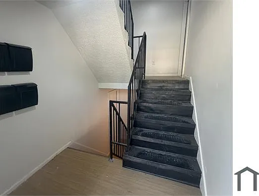 2 bed, 900 sqft, $900 — Photo 2