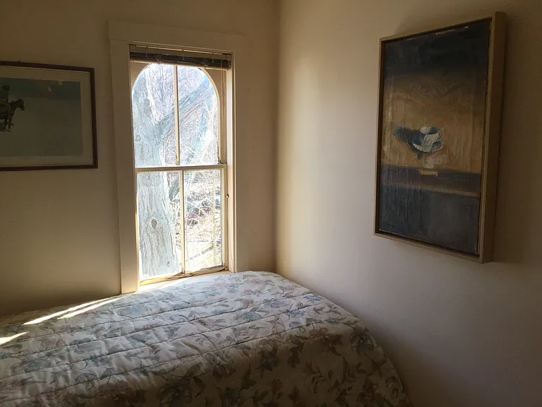 12 Hammond St — Photo 17
