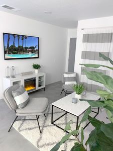 2809 N Los Felices Cir E Unit G106, Palm Springs, CA, 92262