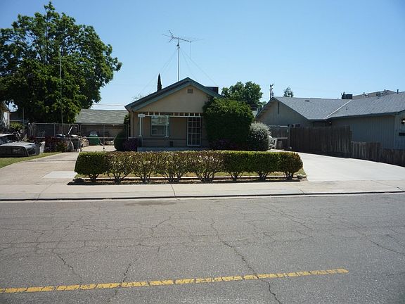 2nd image of 3212 8th St