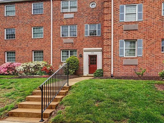 3rd image of 1718 W Abingdon Dr APT 301