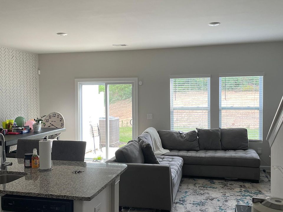 1st image of 602 Reese Ln