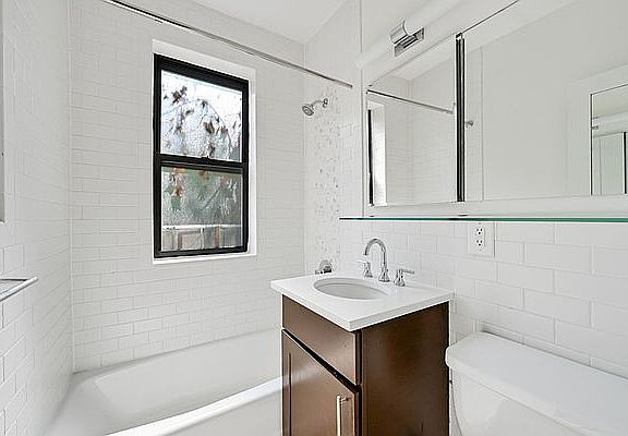 5th image of 516 E 88th St APT 5b