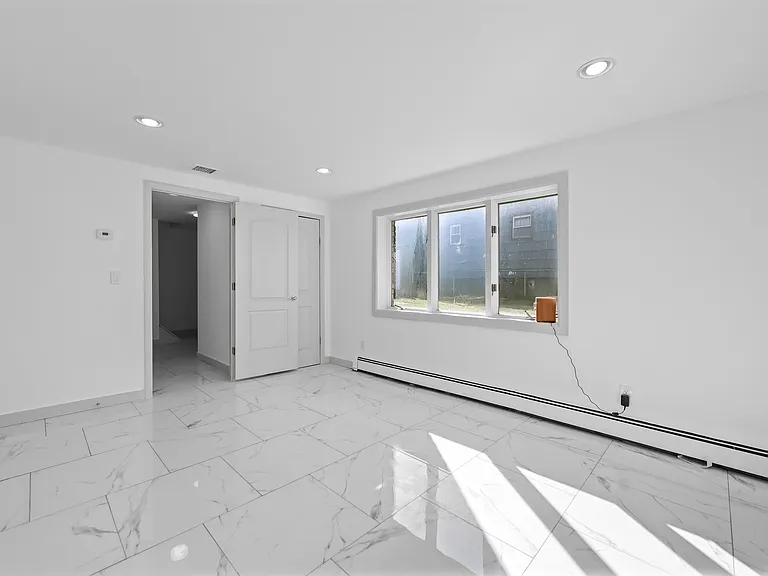 456 Jane St #B — Photo 6