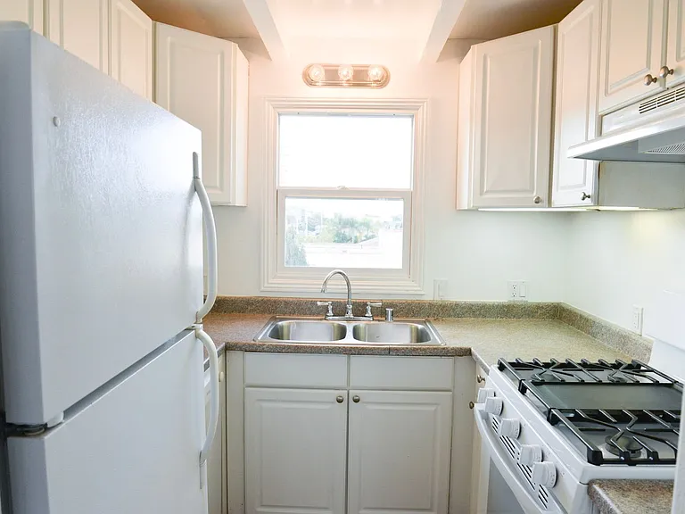 2601 S. El Camino Real — Photo 28