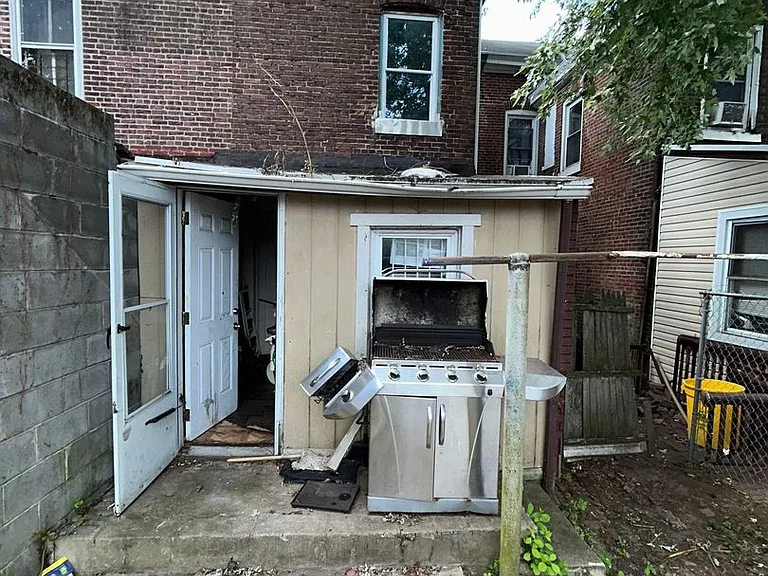 22 Houghton Ave — Photo 3