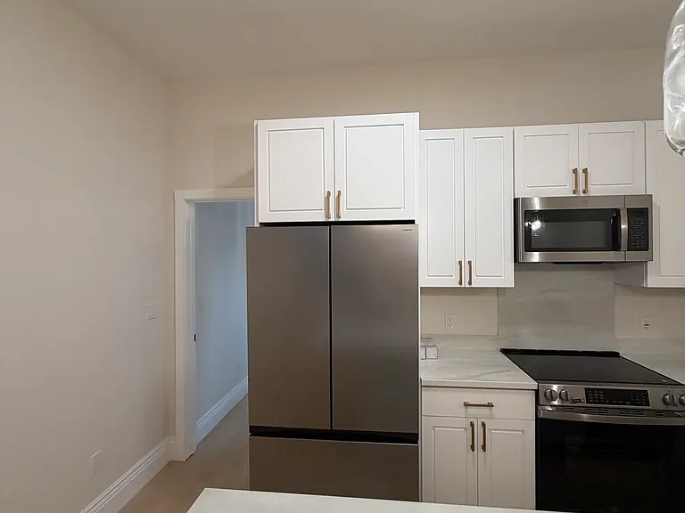 677 Spruce St #677 — Photo 13