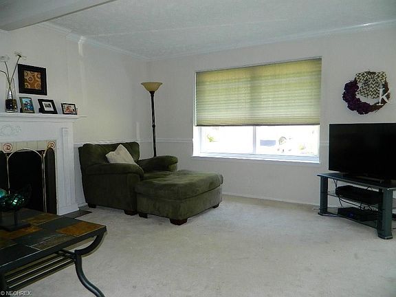 2nd image of 7396 N Chestnut Commons Dr Unit E