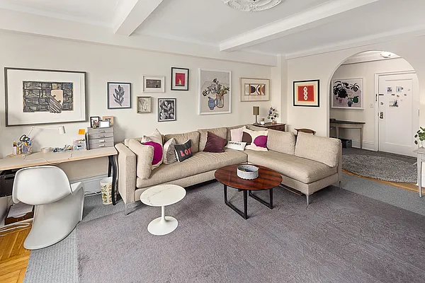 Rented by Yangtze Hudson LLC | media 13