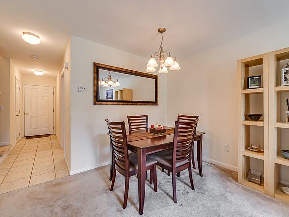 4th image of 104 Alexandra Ct