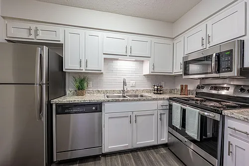 Chase Cove Apartments Photo 1