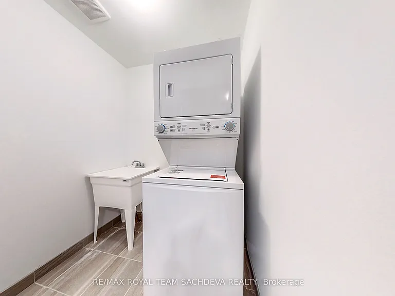 73 Pine Gate Pl — Photo 31