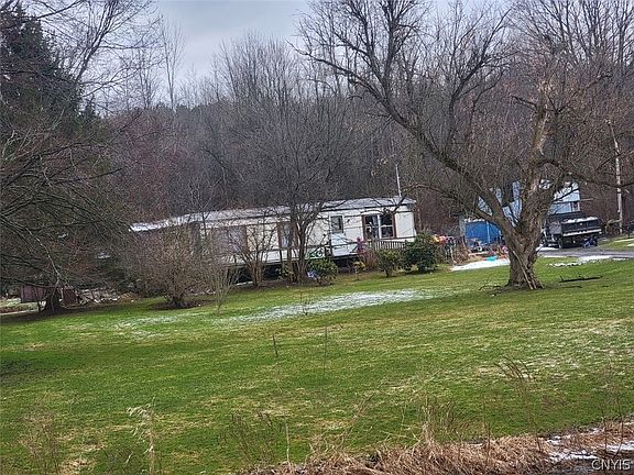 3rd image of 2064 Pilgrimport Rd