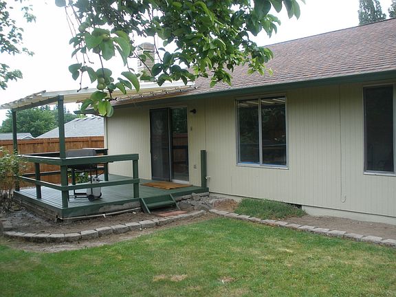 Back yard w/covered deck