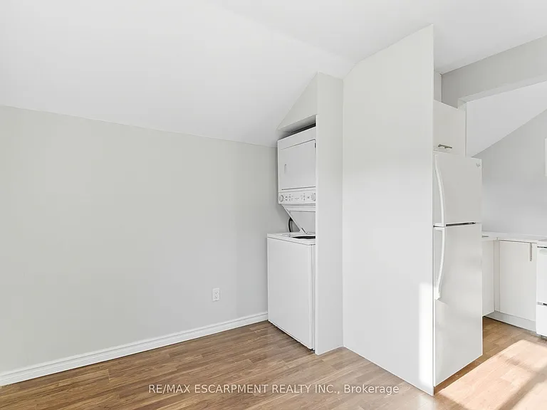 2 Windsor St #2 — Photo 13
