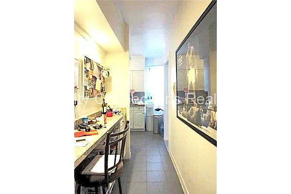 Rented by City Connections Realty | media 20