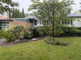 270 Park Ave, Lake Forest, IL 60045