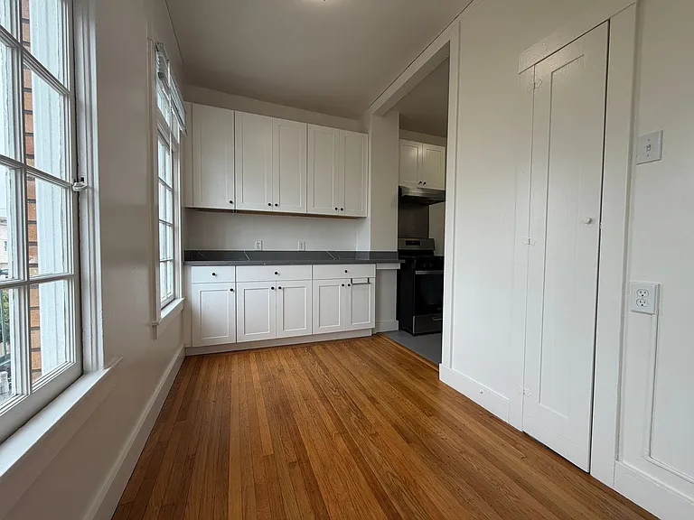 3035 Gough St — Photo 9