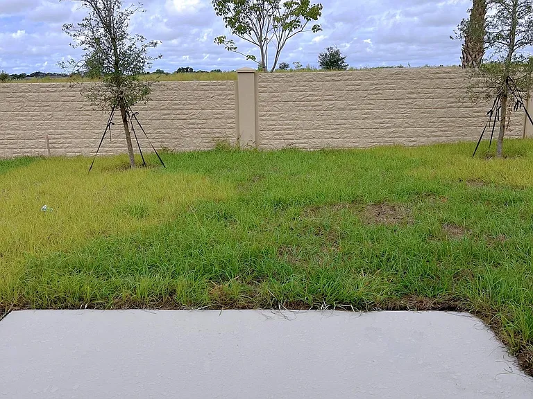 352 Loch Ct — Photo 12