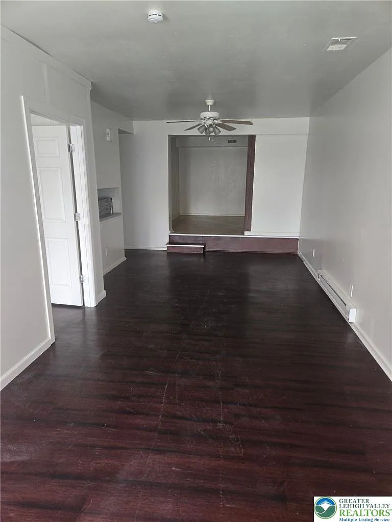2 bed, 1.0 bath, 800 sqft, $1,400 — Photo 3